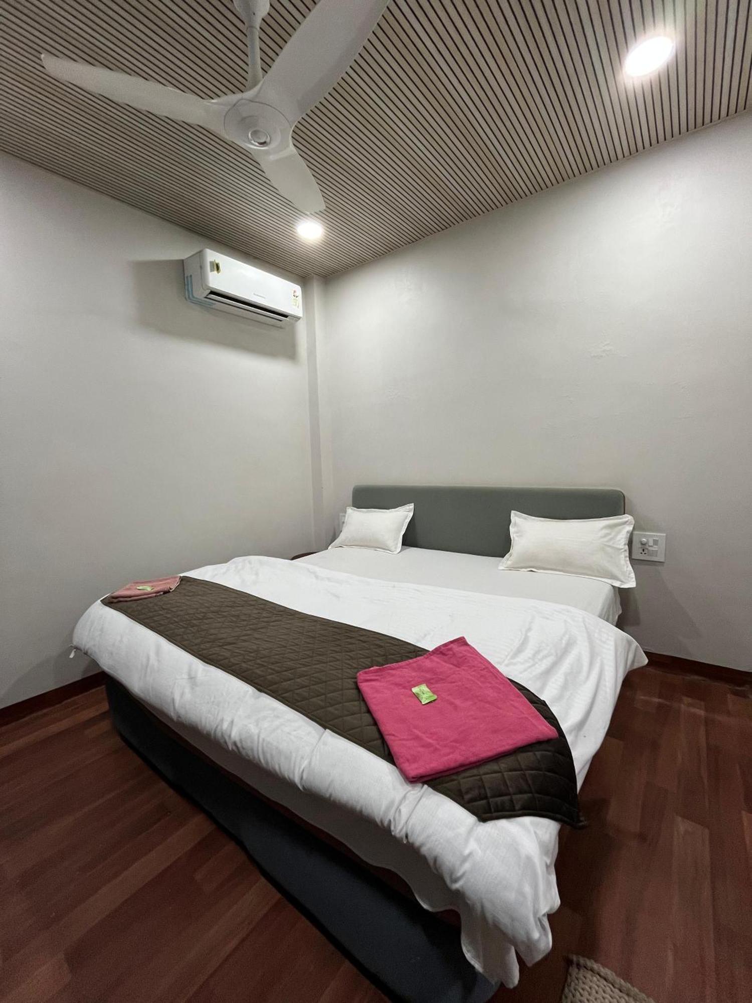 Hotel Shahjahan อัครา ภายนอก รูปภาพ